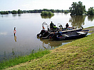 Riesige überschwemmte Flächen an der Oder, Blick-Richtung Polen. Hier waren die beiden Reinickendorfer Helfer der Fachgruppe Wassergefahren im Einsatz